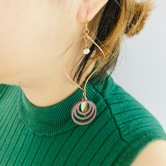 Elegant Earrings - Picture 6 of 14